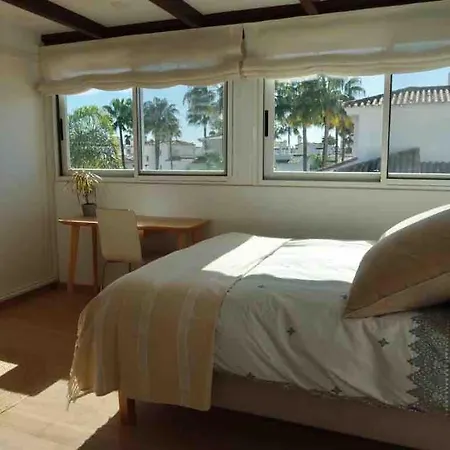 Апартаменти 2 Bedroom Pool Views - Naranjos *